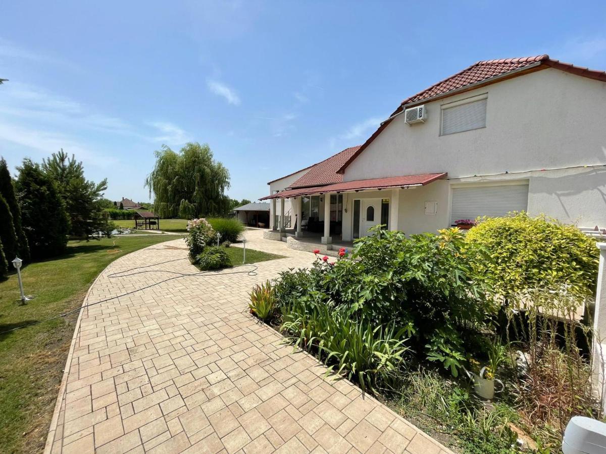 Battonya House Apartment Exterior photo